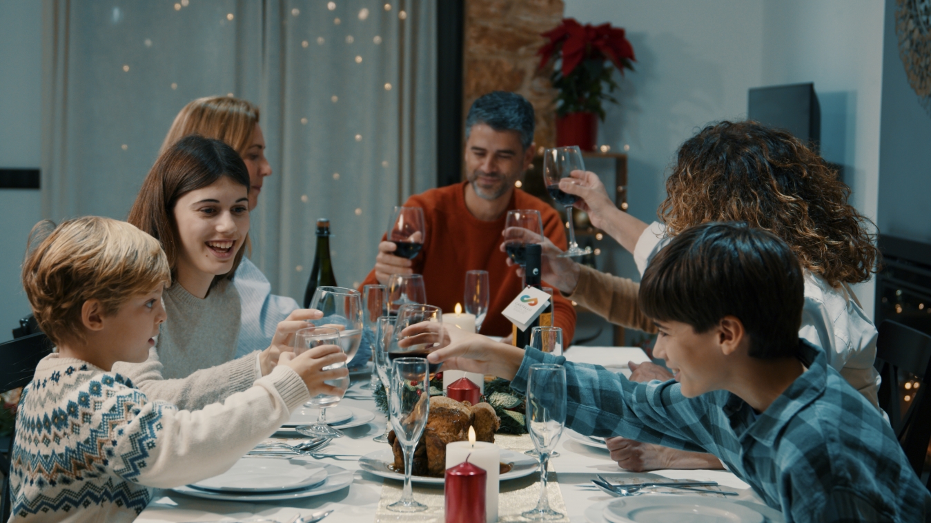 La Diputación de Castellón ensalza por Navidad la magia del amor familiar