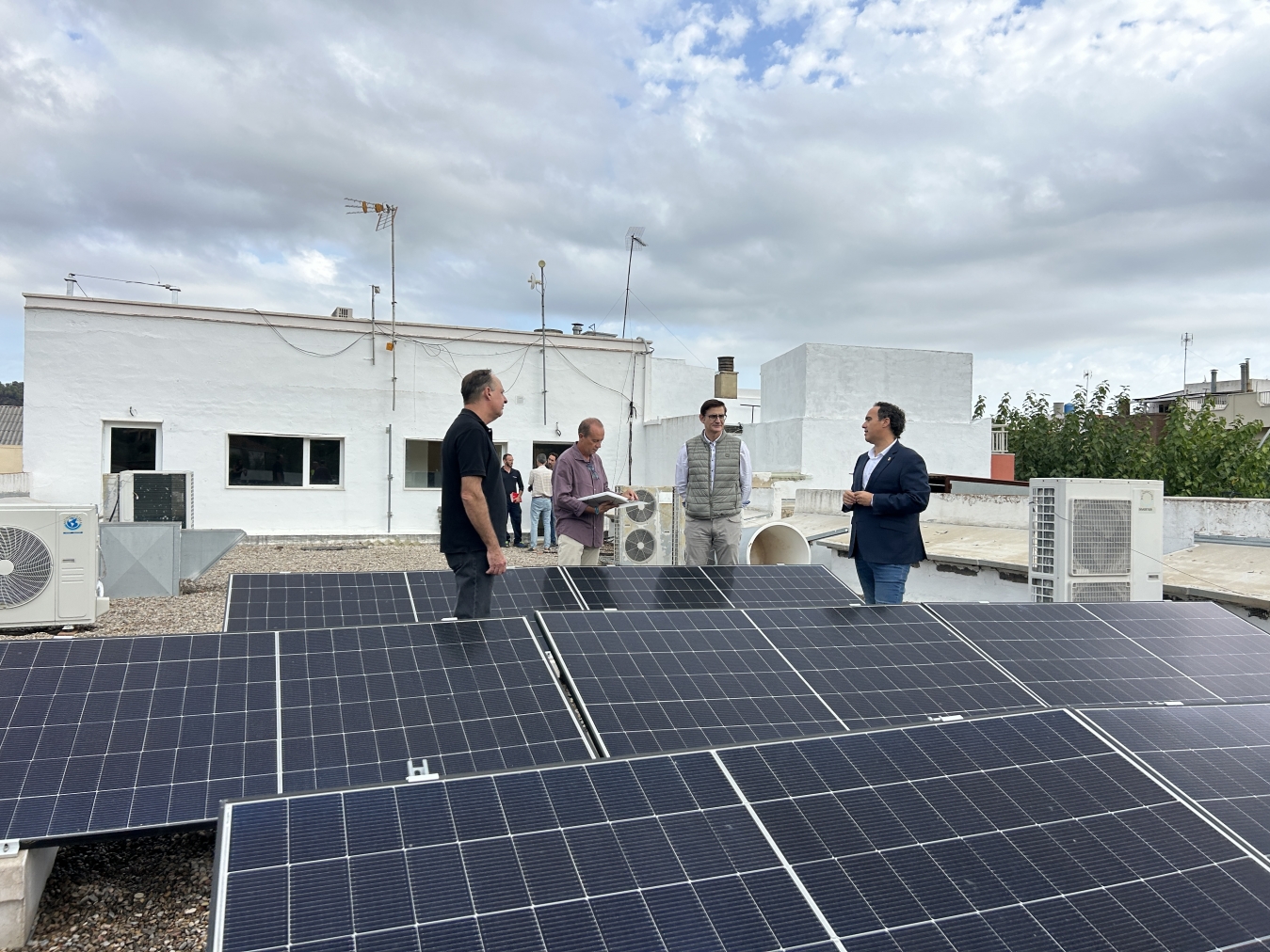 La província de Castelló suma eficiència energètica amb la instal·lació de plaques fotovoltaiques en 60 municipis a través de Diputació Resol